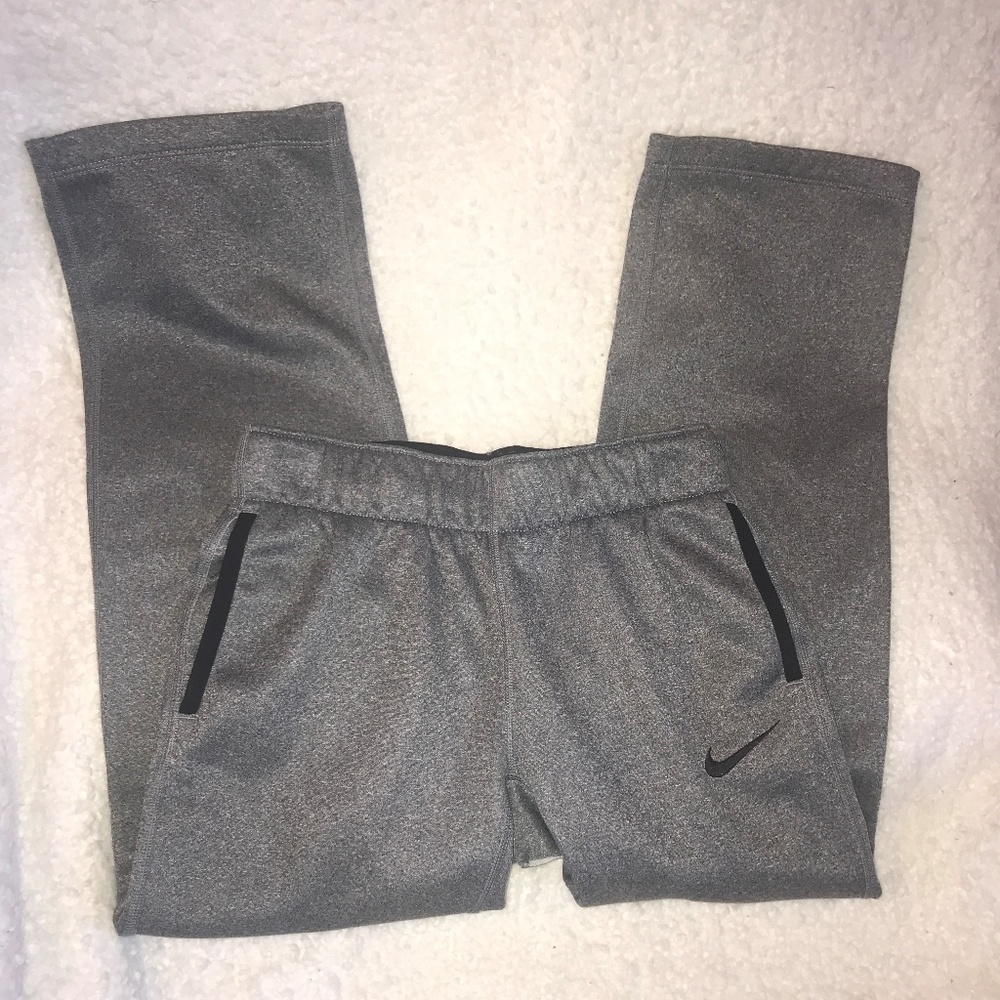 GIRLS / BOYS  NIKE JOGGERS  SIZE S
